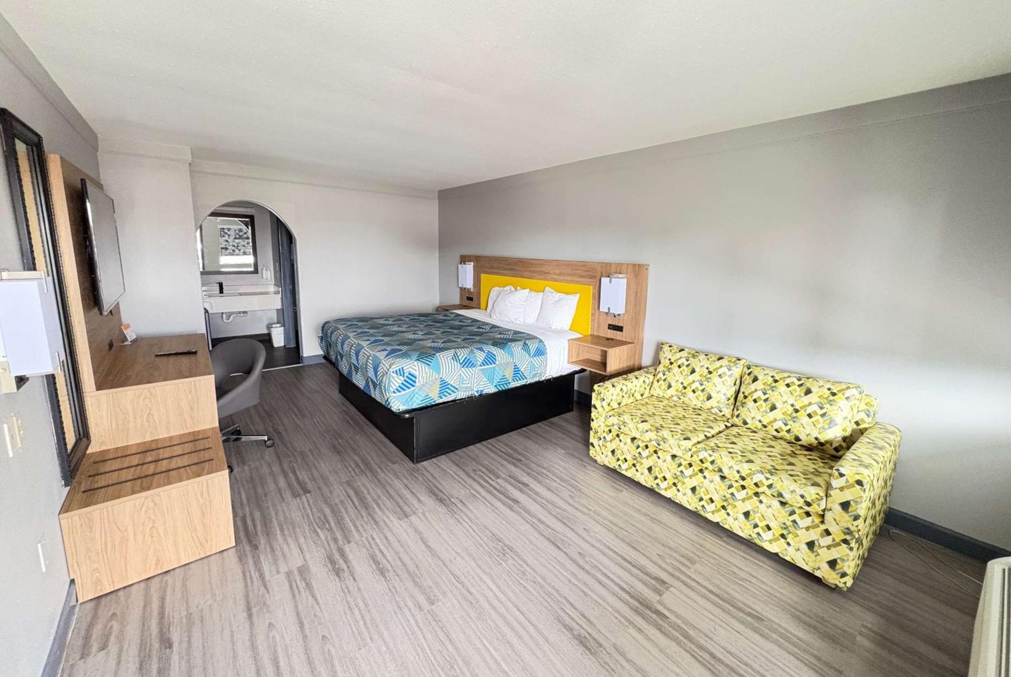Days Inn By Wyndham กอนซาเลส ภายนอก รูปภาพ